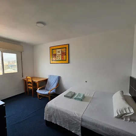 Homestay Privada Centro Cerca De La Estacion De Tren Maria Zambrano Y Del Centro Historico Y De La Playa Malaga